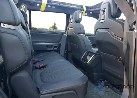 2023 Rivian R1S Launch Edition z USA, uszkodzony, nr VIN 7PDSGABL8PN008869